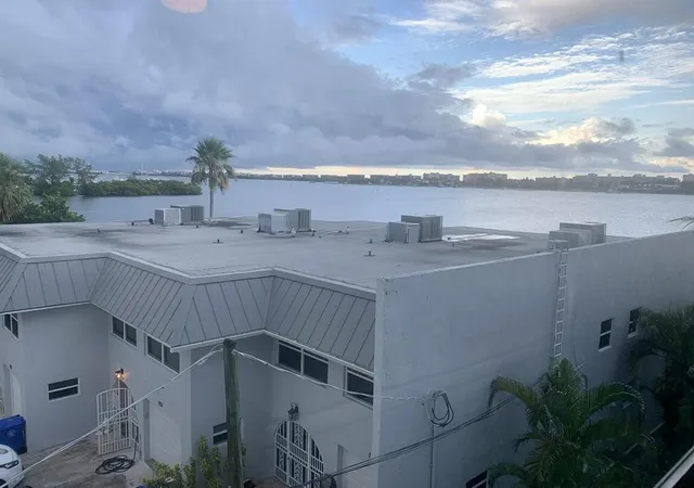 image of 301 Croton Ave, Lantana, FL 33462