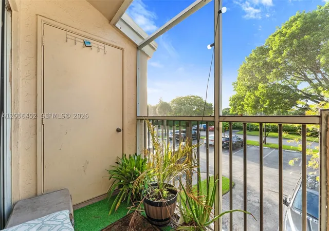 2nd image of 680 Cypress Clb Wy, Deerfield Beach, FL 33064