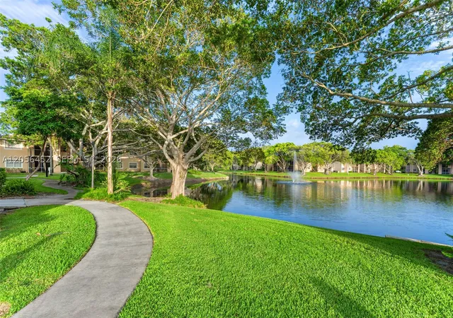 19th image of 680 Cypress Club Way #G10, Deerfield Beach, FL 33064 | MLS# A12056452