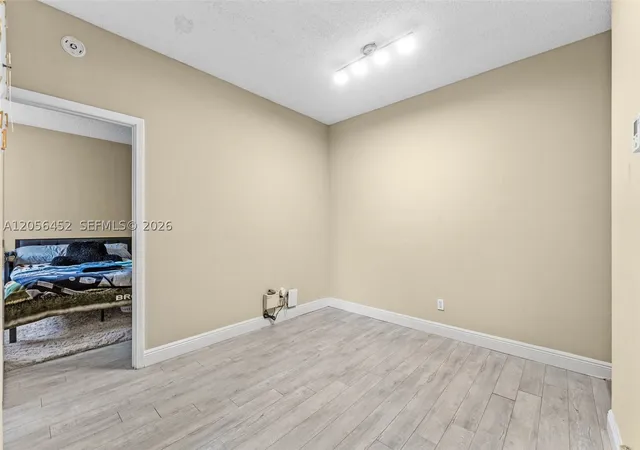 5th image of 680 Cypress Club Way #G10, Deerfield Beach, FL 33064 | MLS# A12056452
