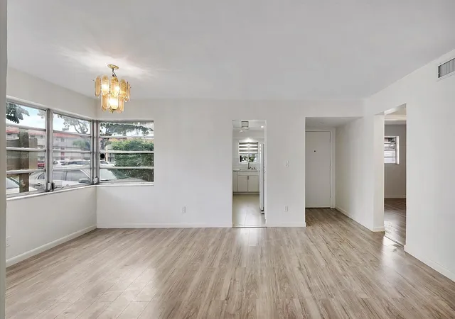 4th image of First Horizons Condo, Miami, FL 33179