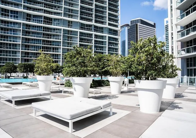 42nd image of 495 Brickell Ave #1605, Miami, FL 33131 | MLS# B26055594
