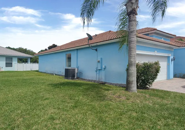 5th image of 2119 Nw Marsh Rabbit Ln, Jensen Beach, FL 34957 | MLS# B26055661