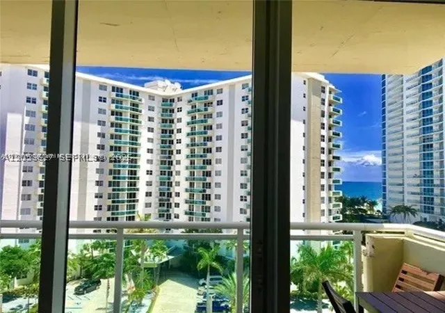 15th image of 3000 S Ocean Dr #518, Hollywood, FL 33019 | MLS# A12058627