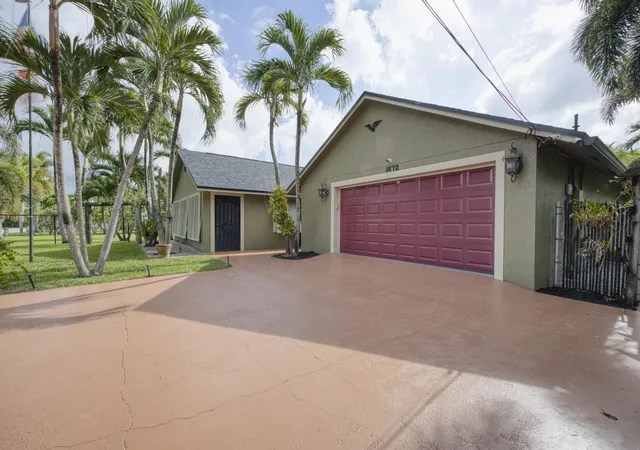 2nd image of 1672 Erie Ter, Palm Springs, FL 33406 | MLS# B26055673
