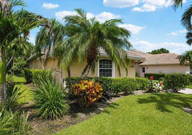 36th image of 3709 Nw Royal Oak Dr, Jensen Beach, FL 34957 | MLS# B26055676
