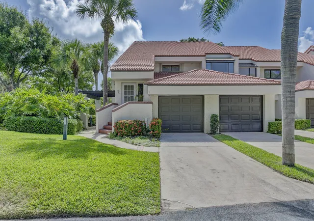 2nd image of 205 Sea Oats Dr #E, Juno Beach, FL 33408 | MLS# B26055690