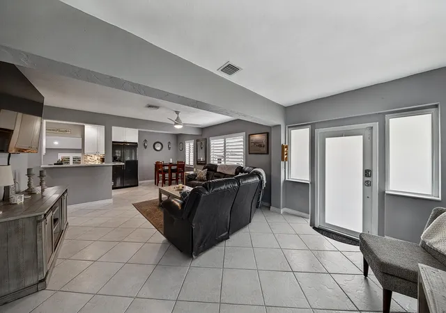 1st image of 800 Sw 19th St, Fort Lauderdale, FL 33315 | MLS# B26055728