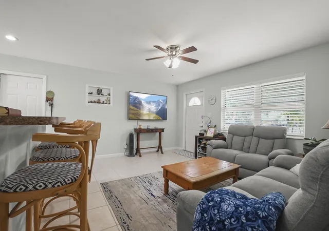 2nd image of 3231 Vassallo Ave, Lake Worth, FL 33461 | MLS# B26055731