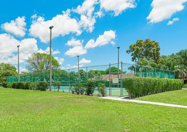 image of 1024 Grn Pine Blvd, West Palm Beach, FL 33409