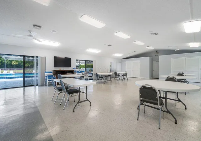 image of 1024 Grn Pine Blvd, West Palm Beach, FL 33409