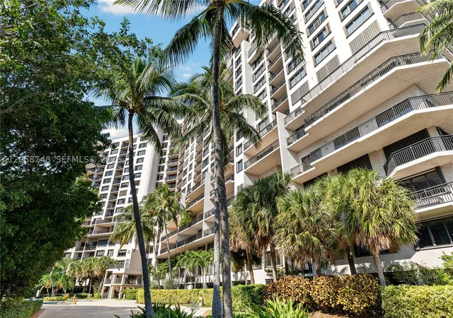 2nd image of 540 Brickell Key Dr #719, Miami, FL 33131 | MLS# A12058748