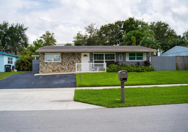 Homes for sale in Palm Beach Gardens, FL | 4386 Bamboo Dr, Palm Beach Gardens, FL 33410 | MLS# B26055758