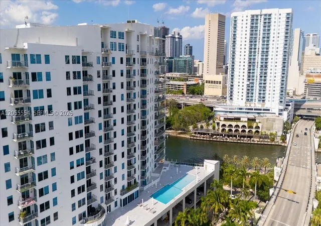 4th image of 10 Sw South River Dr #806, Miami, FL 33130 | MLS# A12055554