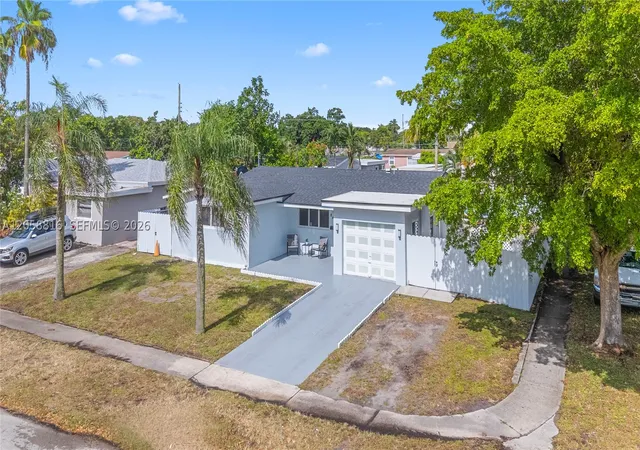 2nd image of 840 N 70th Way, Hollywood, FL 33024 | MLS# A12058816
