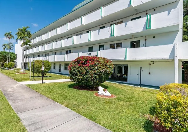 18th image of 1101 Ne 191st St #H301, Miami, FL 33179 | MLS# B26055789