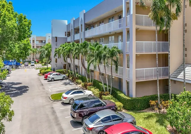 3rd image of 10208 Nw 24Th Pl, Sunrise, FL 33322