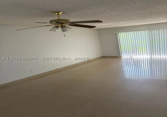 Listing Photo 5 - Condo for sale in building located at 3461 Nw 44Th St, Oakland Park, FL 33309 - Unit #102