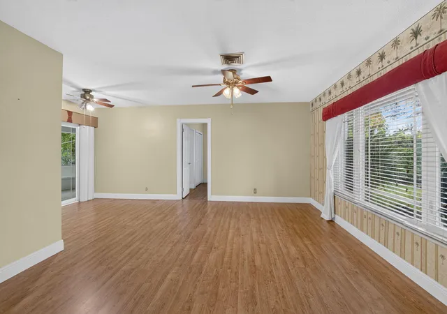 2nd image of 1011 Sw 7th St, Boca Raton, FL 33486 | MLS# B26055831