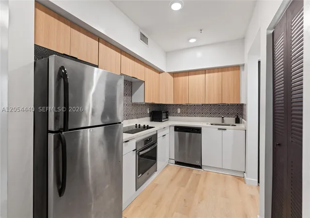 1st image of 810 7th #102, Miami Beach, FL 33139 | MLS# A12054440