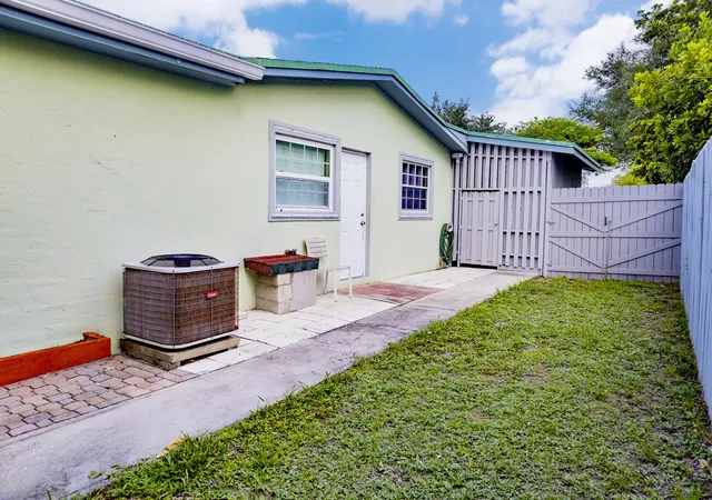 20th image of 3335 10th Ave N, Palm Springs, FL 33461 | MLS# B26055840
