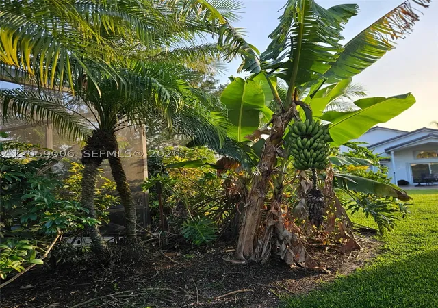 5th image of 2540 Egret Lake Dr, Green Acres, FL 33413 | MLS# A12059006