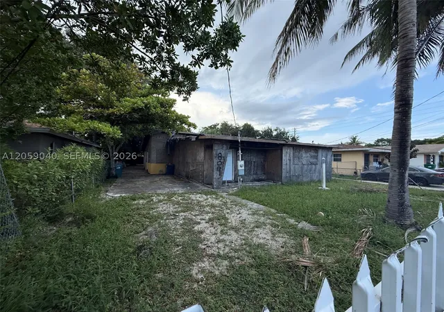 Photo 2 of Single family home for sale at 809 Nw 108th St, Miami, FL 33168 | MLS# A12059040 | Listing updated on 2026-07-28
