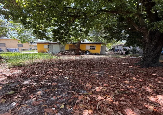 Photo 9 of Single family home for sale at 809 Nw 108Th St, Miami, FL 33168 | MLS# A12059040 | Listing updated on 2026-07-28