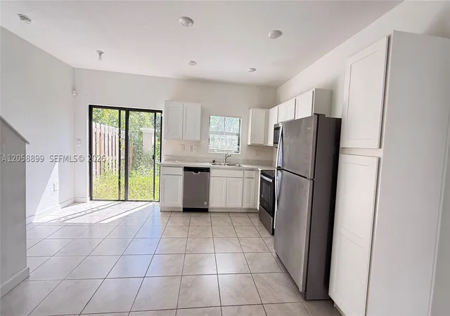 Photo 2 of Townhouse for sale at 322 Ne 1st Dr, Florida City, FL 33034 | MLS# A12058899 | Listing updated on 2026-07-30