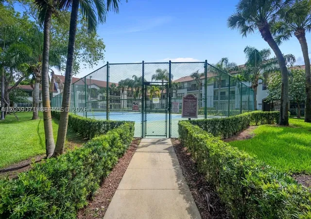2nd image of 510 S Park Rd #23-10, Hollywood, FL 33021 | MLS# A12059071