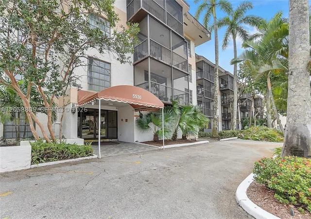 4th image of 5530 Nw 44Th St, Lauderhill, FL 33319