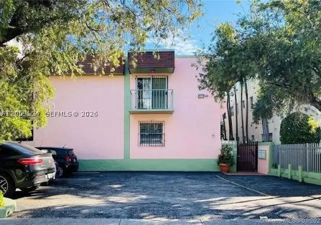 Photo 3 of Townhouse for sale at 937 Michigan Ave #1, Miami Beach, FL 33139 | MLS# A12059124 | Listing updated on 2026-07-28