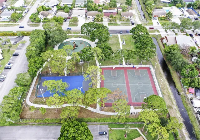 2nd image of 5930 Whispering Pine Wy, Greenacres, FL 33463