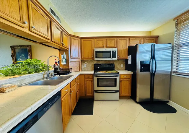 Condo for sale at 1705 Whitehall Dr #401, Davie, FL 33324 | MLS# A12058511
