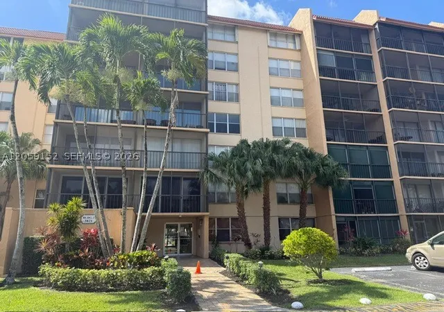 5th image of 3821 Environ Blvd #407, Lauderhill, FL 33319 | MLS# A12059152
