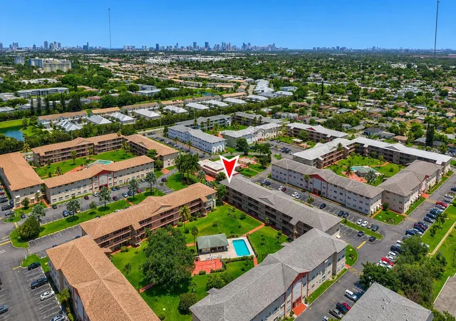 23rd image of 5300 Washington St #301E, Hollywood, FL 33021 | MLS# B26055993