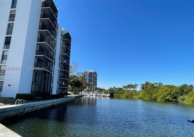 5th image of 3401 N Country Club Dr #117, Aventura, FL 33180 | MLS# A12059179