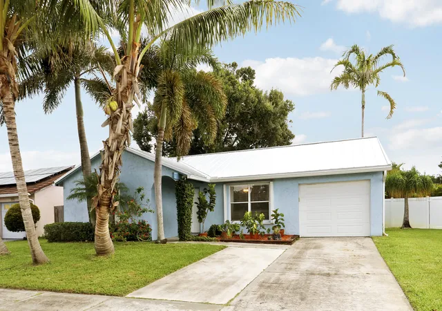 2nd image of 104 Banyan Cir, Jupiter, FL 33458 | MLS# B26056030