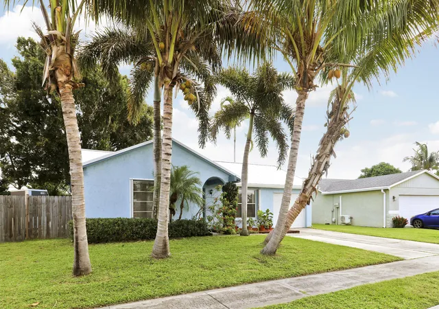 3rd image of 104 Banyan Cir, Jupiter, FL 33458 | MLS# B26056030