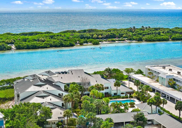 2nd image of 200 Waterway Rd, Tequesta, FL 33469