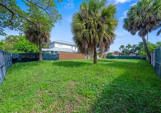 Photo 3 of Land for sale at 531 31st St, West Palm Beach, FL 33407 | MLS# A12057574 | Listing updated on 2026-07-28