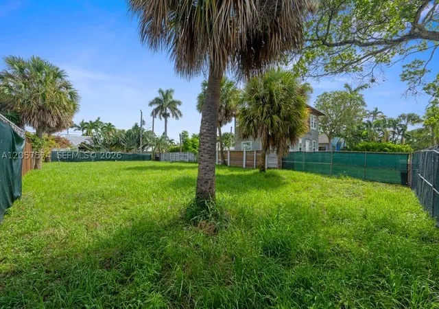 Photo 3 of Land for sale at 531 31St St, West Palm Beach, FL 33407 | MLS# A12057574 | Listing updated on 2026-07-28