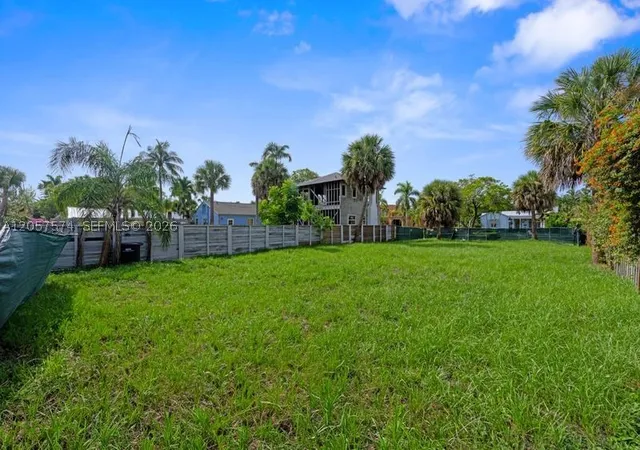 Photo 4 of Land for sale at 531 31St St, West Palm Beach, FL 33407 | MLS# A12057574 | Listing updated on 2026-07-28