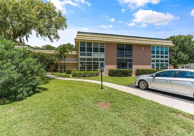 Homes for sale in Vero Beach, FL | 3 Vista Gardens Trl #106, Vero Beach, FL 32962 | MLS# B26056047