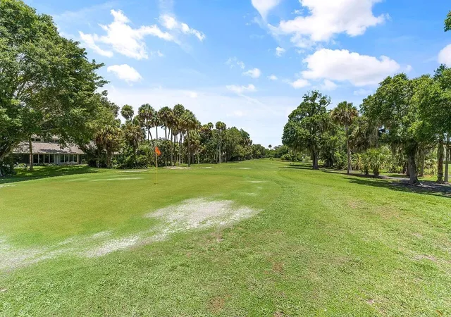 Homes for sale in Vero Beach, FL | 3 Vista Gardens Trl #106, Vero Beach, FL 32962 | MLS# B26056047