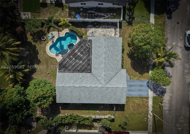 2nd image of 1760 Sw 12th St, Boca Raton, FL 33486 | MLS# A12059082