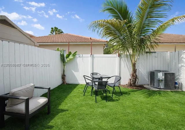 Photo 3 of Townhouse for sale at 2264 Ne 42nd Cir, Homestead, FL 33033 | MLS# A12058982 | Listing updated on 2026-08-21