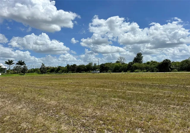 Photo 3 of Single family home for sale at 515 Shady Hollow Blvd W, Naples, FL 34120 | MLS# A12059231 | Listing updated on 2026-07-30