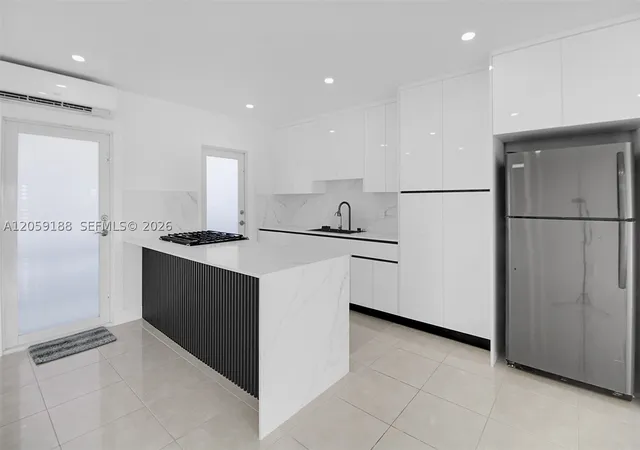 4th image of 2700 Ne 135Th St #12, North Miami, FL 33181 | MLS# A12059188