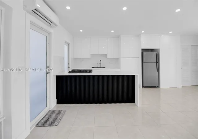 5th image of 2700 Ne 135Th St #12, North Miami, FL 33181 | MLS# A12059188